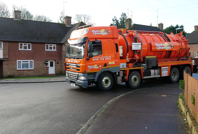UK Environmental Maintenance - Tanker Image 6