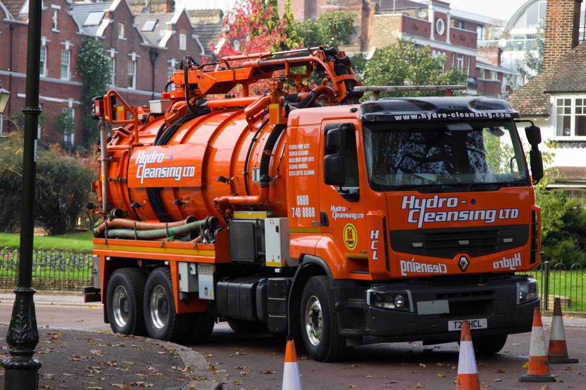 UK Environmental Maintenance - Tanker Image 8